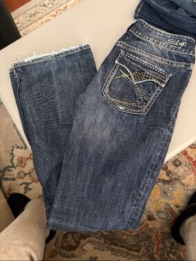 Silver Jeans Women's Dark Blue Boot Cut Jeans with Embroidered Pocket Ultra low